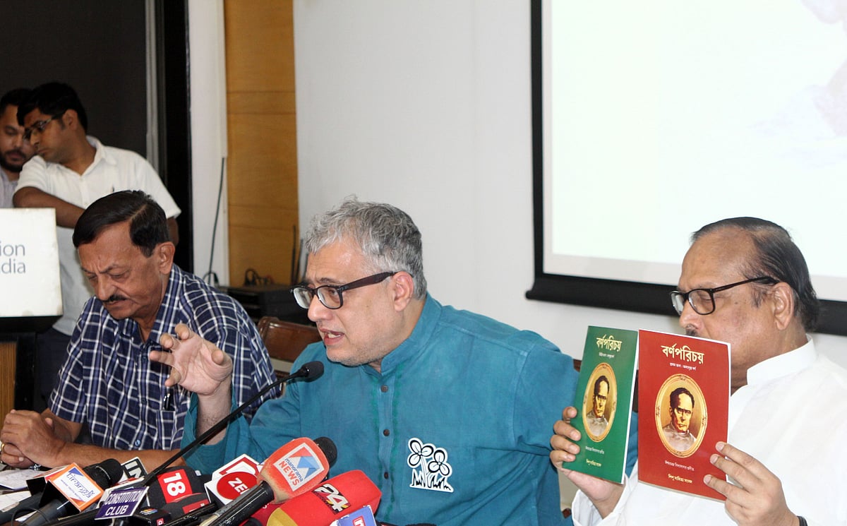 TM MP Derek O’Brien (centre), with TMC Parliamentary team Manish Gupta (left) and Sukhendu Sekhar Ray (right). NH Photo by Vipin