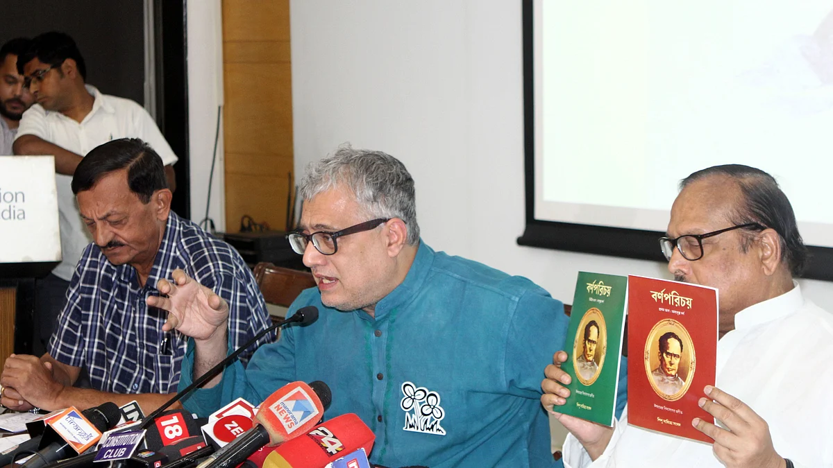 TM MP Derek O’Brien (centre), with TMC Parliamentary team Manish Gupta (left) and Sukhendu Sekhar Ray (right). NH Photo by Vipin
