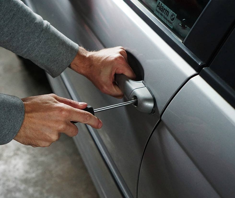 Friendly ‘doctor’ who stole vehicles arrested in Greater Noida
