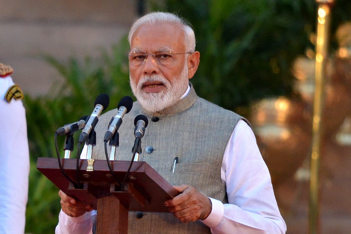 Pressure on Modi 2.0 to become a Suit-Boot Sarkar again