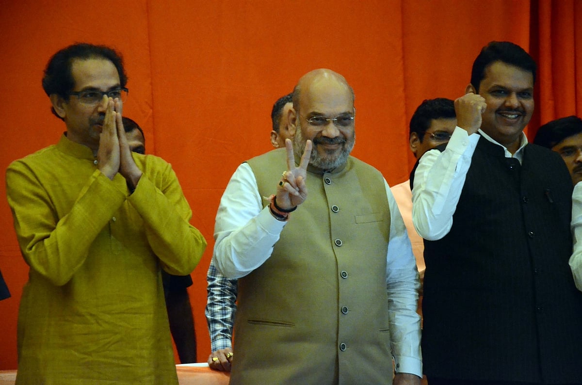 Maharashtra: BJP-Shiv Sena lead in 31, Congress-NCP in 16