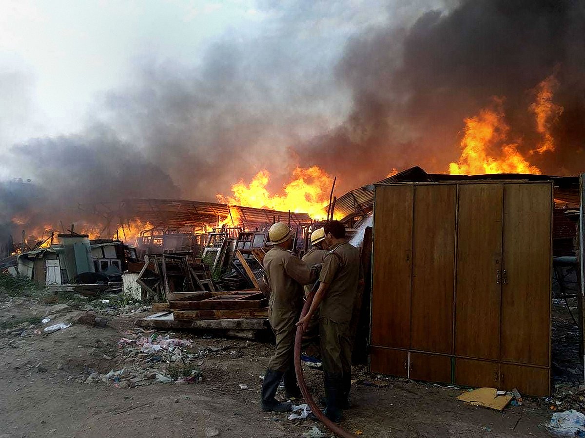 Major fire at furniture market in Delhi; metro services disrupted