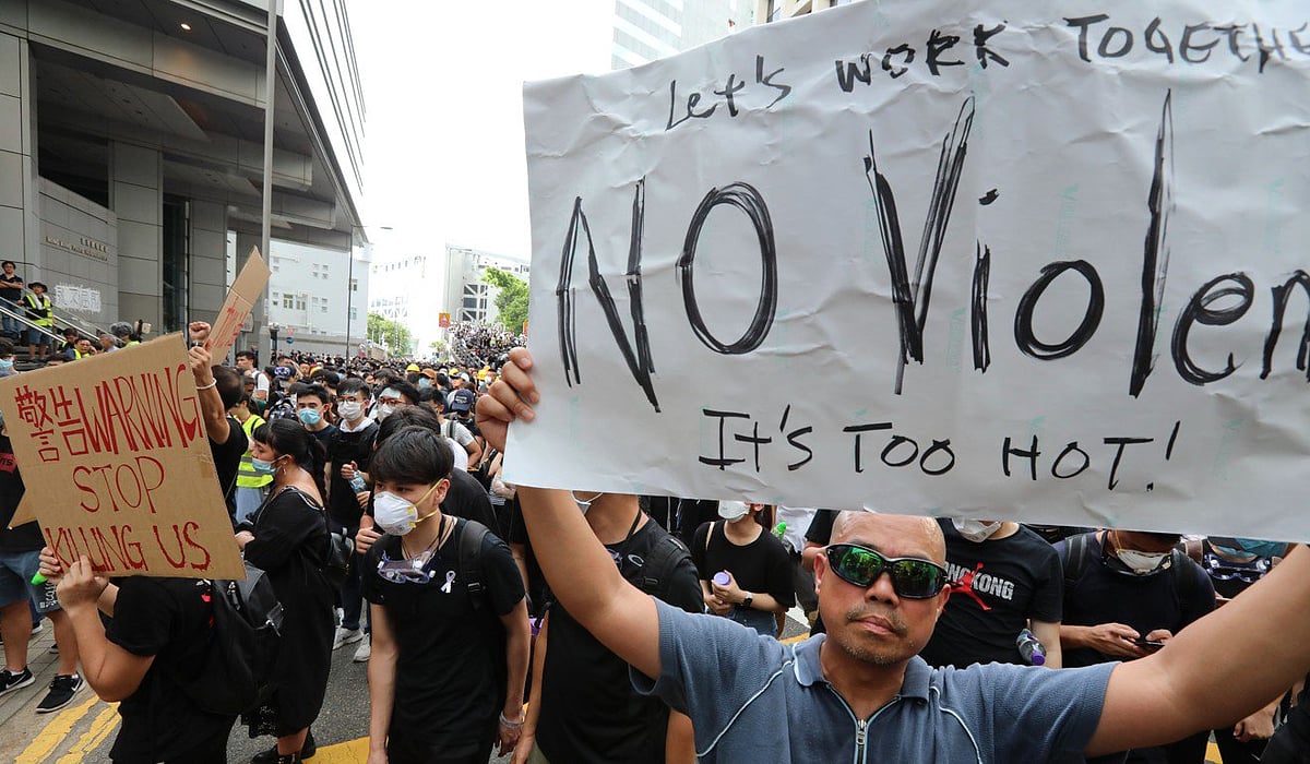 HK police condemn protesters’ 15-hour siege on their HQ  