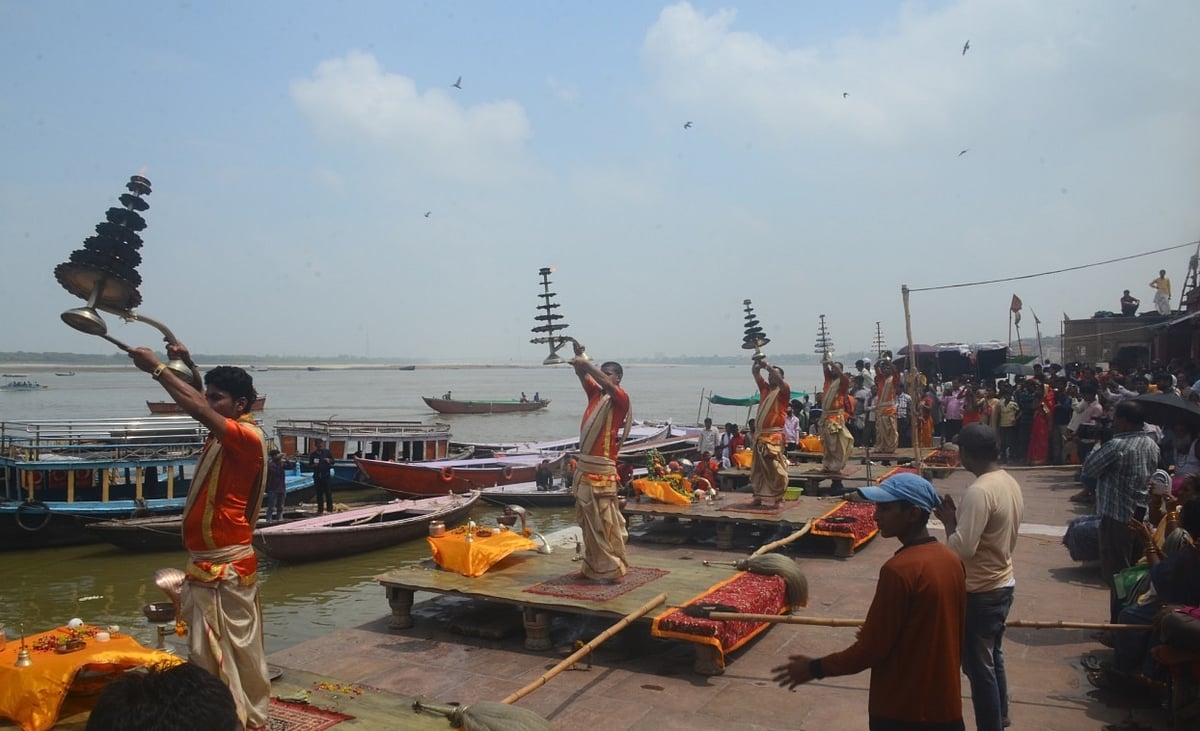 Uttar Pradesh: Adityanath govt bans liquor, meat consumption around Varanasi temples