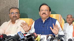 What’s the Ind-Pak score? enquires health minister during meeting on encephalitis deaths