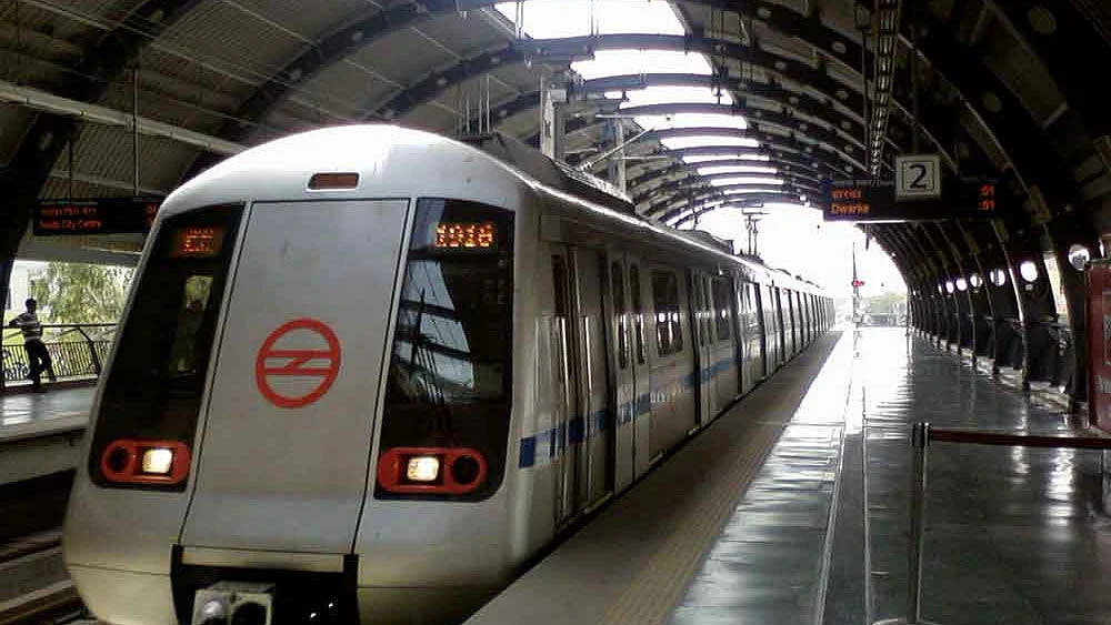 Centre seeks funds from Delhi for e-feeder buses