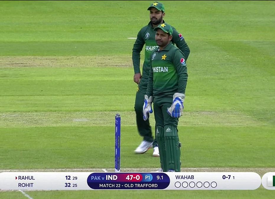 India vs Pak ICC World Cup LIVE: Pak loses 3 wickets in quick succession; 129 for 5 in 27 overs 