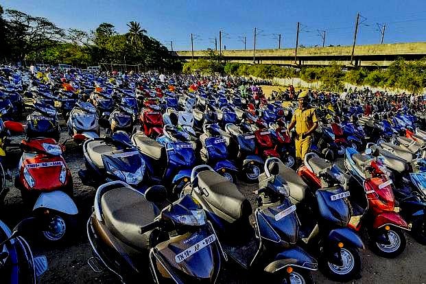 Niti Aayog proposes transition of 2-wheelers below 150cc to electric mobility by 2025