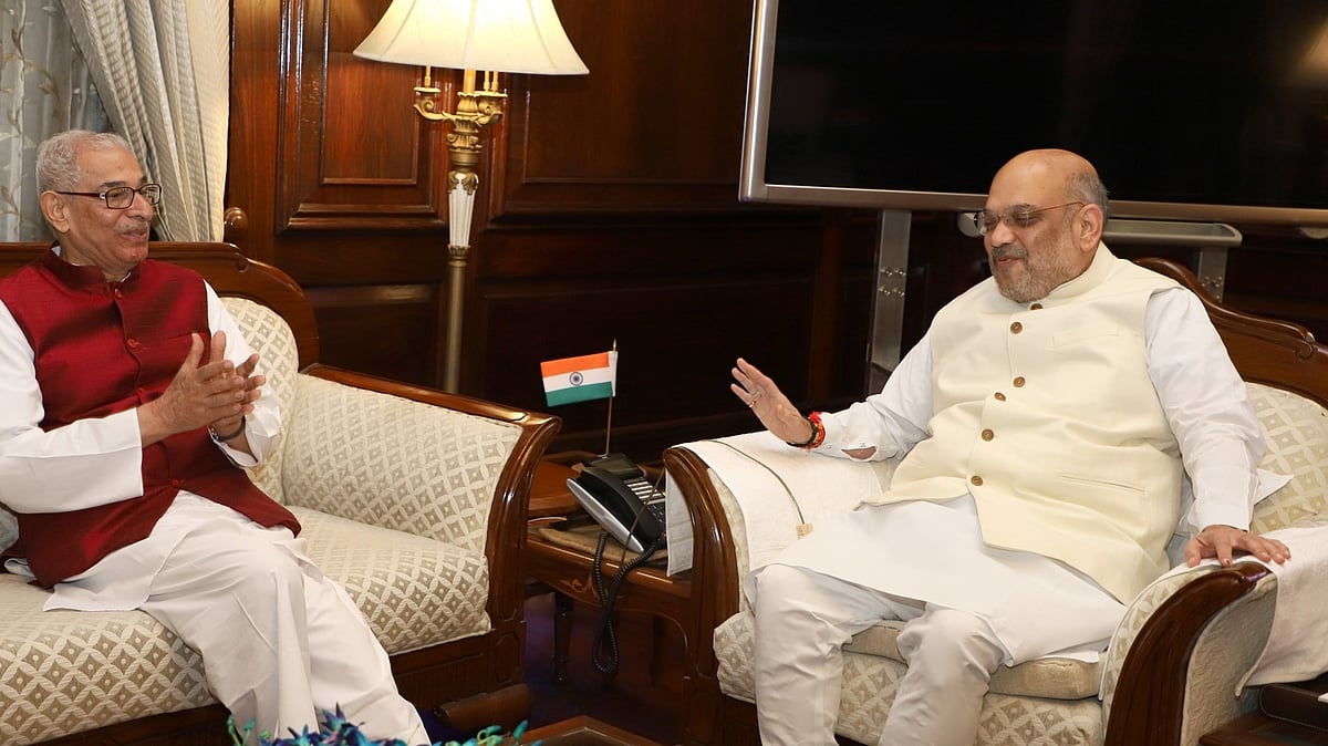 Gujarat Governor O.P. Kohli meets Union Home Minister Amit Shah, in New Delhi on June 11, 2019 (IANS Photo)