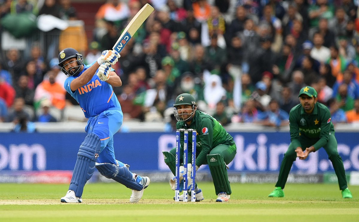 India vs Pak ICC World Cup LIVE: Pak loses 3 wickets in quick succession; 129 for 5 in 27 overs 