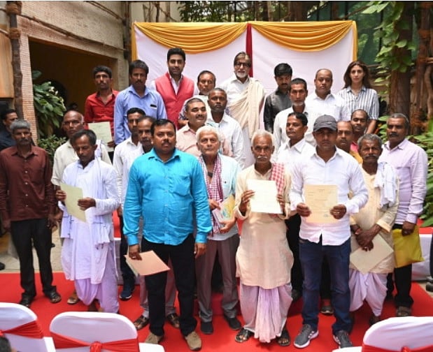 Amitabh Bachchan pays off loans of 2,100 farmers from Bihar