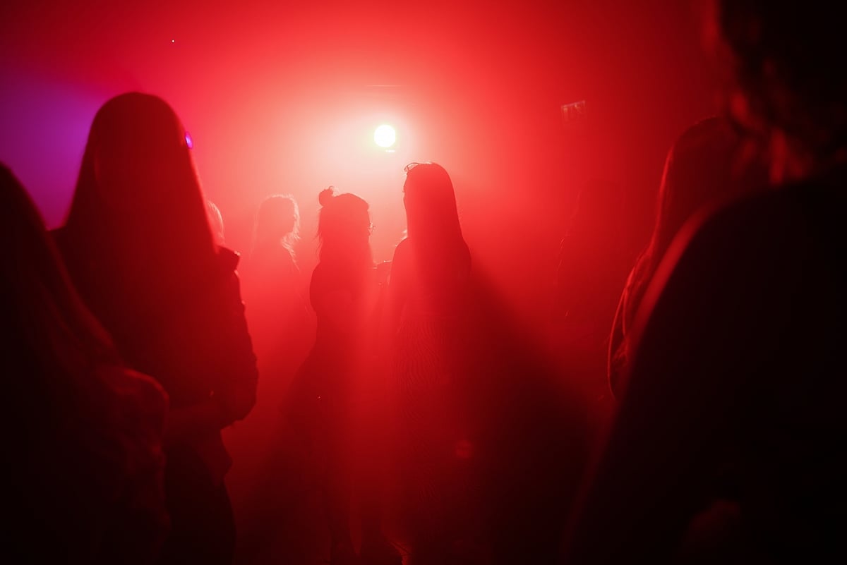 Rave party busted in south Delhi, 8 held 