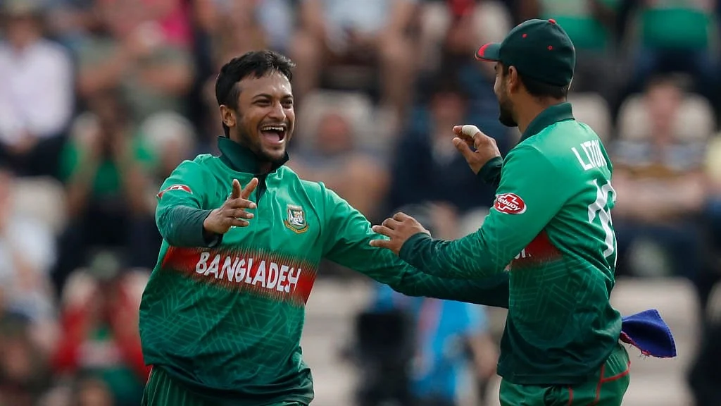 All-round hero Shakib keeps Bangladesh in the hunt