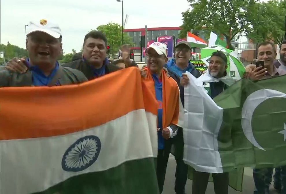 India vs Pak ICC World Cup LIVE: Pak loses 3 wickets in quick succession; 129 for 5 in 27 overs 