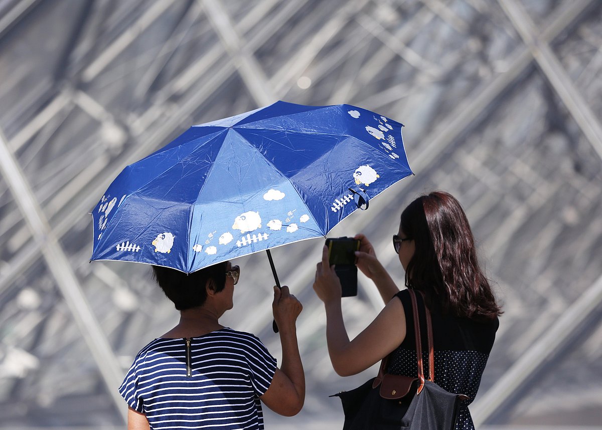 France hits all-time highest temperature of 45.9C 