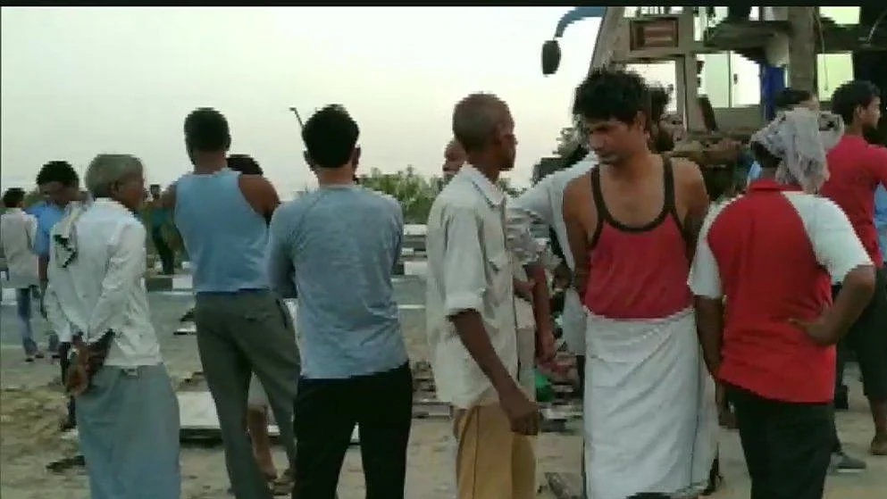 5 including one child killed in bus accident on Agra-Lucknow expressway