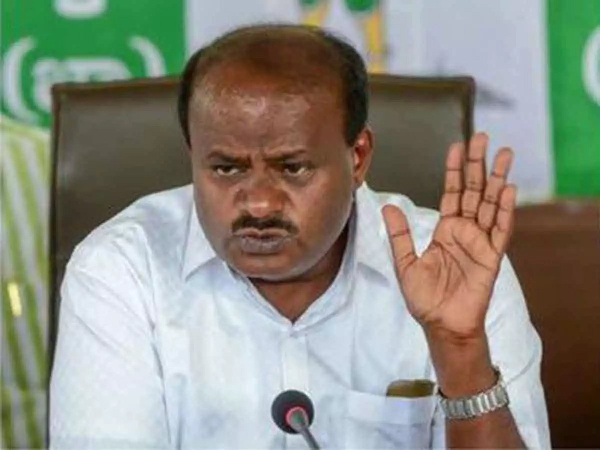 Govt will complete full term, says Kumaraswamy after son speaks of polls 