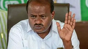 Govt will complete full term, says Kumaraswamy after son speaks of polls