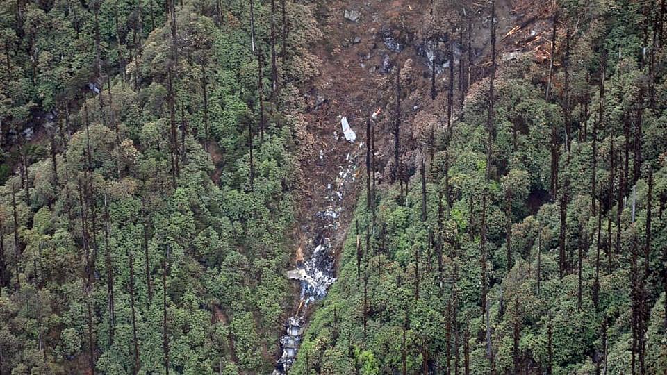 6 bodies, 7 mortal remains found at An-32 crash site  