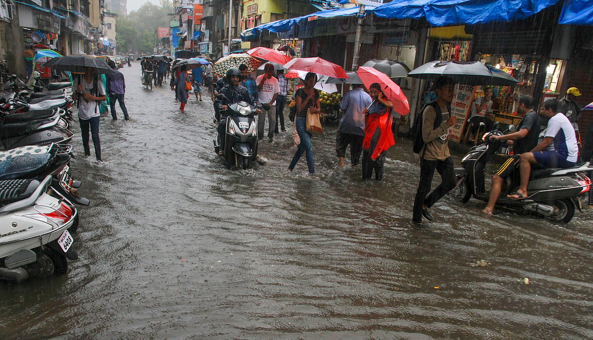 Monsoon: Mumbai gets first spell of heavy rains; road and rail traffic affected