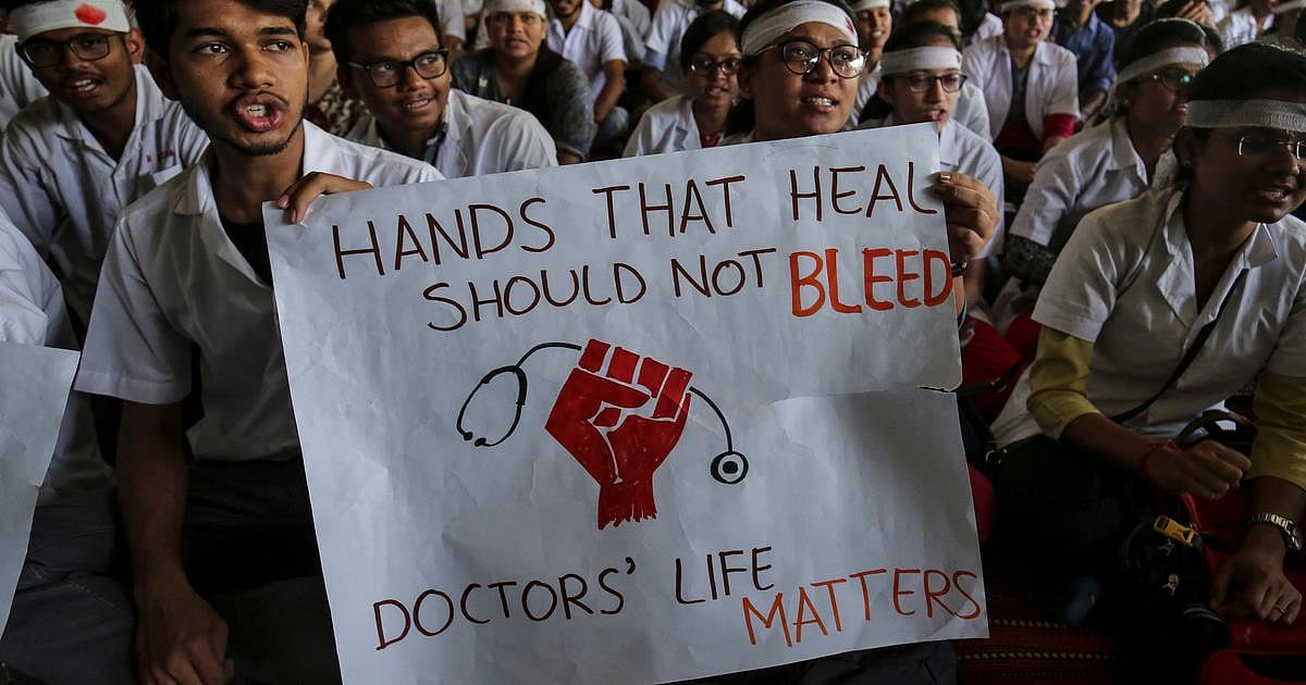 WB doctors agree to call off strike after meeting with Mamata 