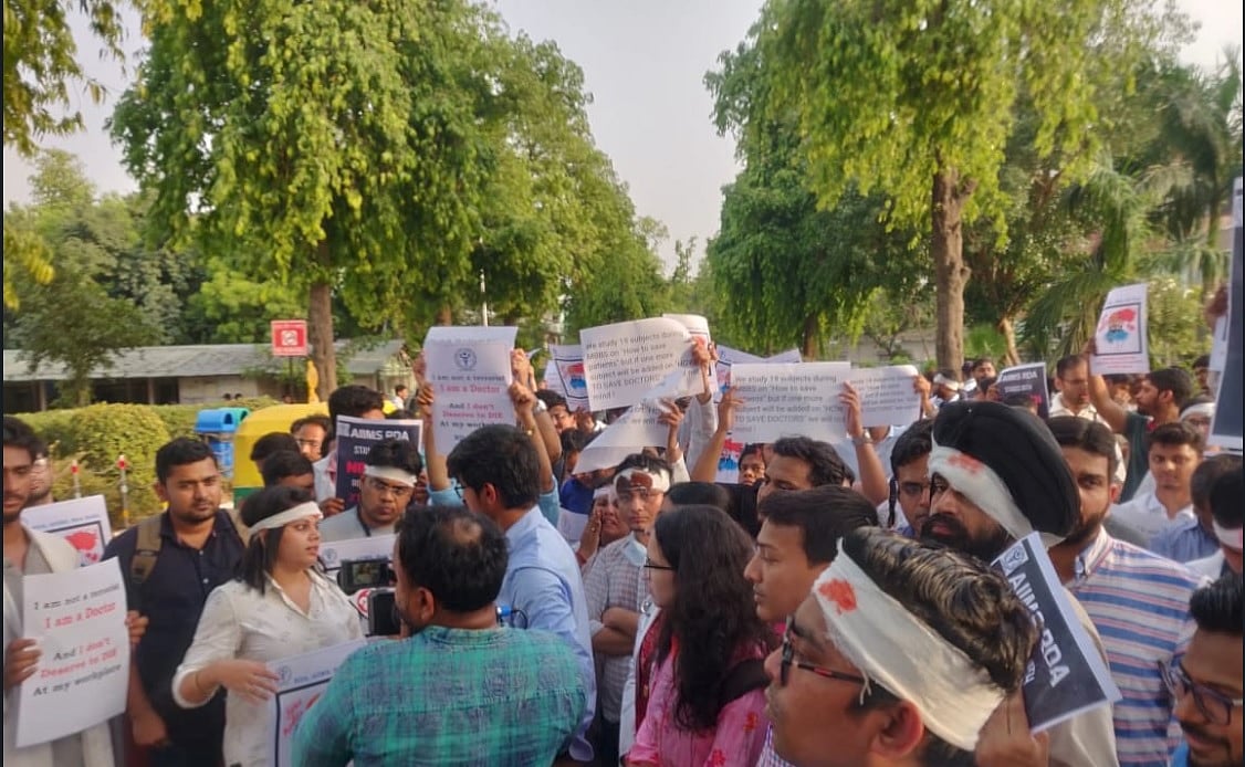 Mamata Banerjee agrees to meet protesting doctors in the presence of media
