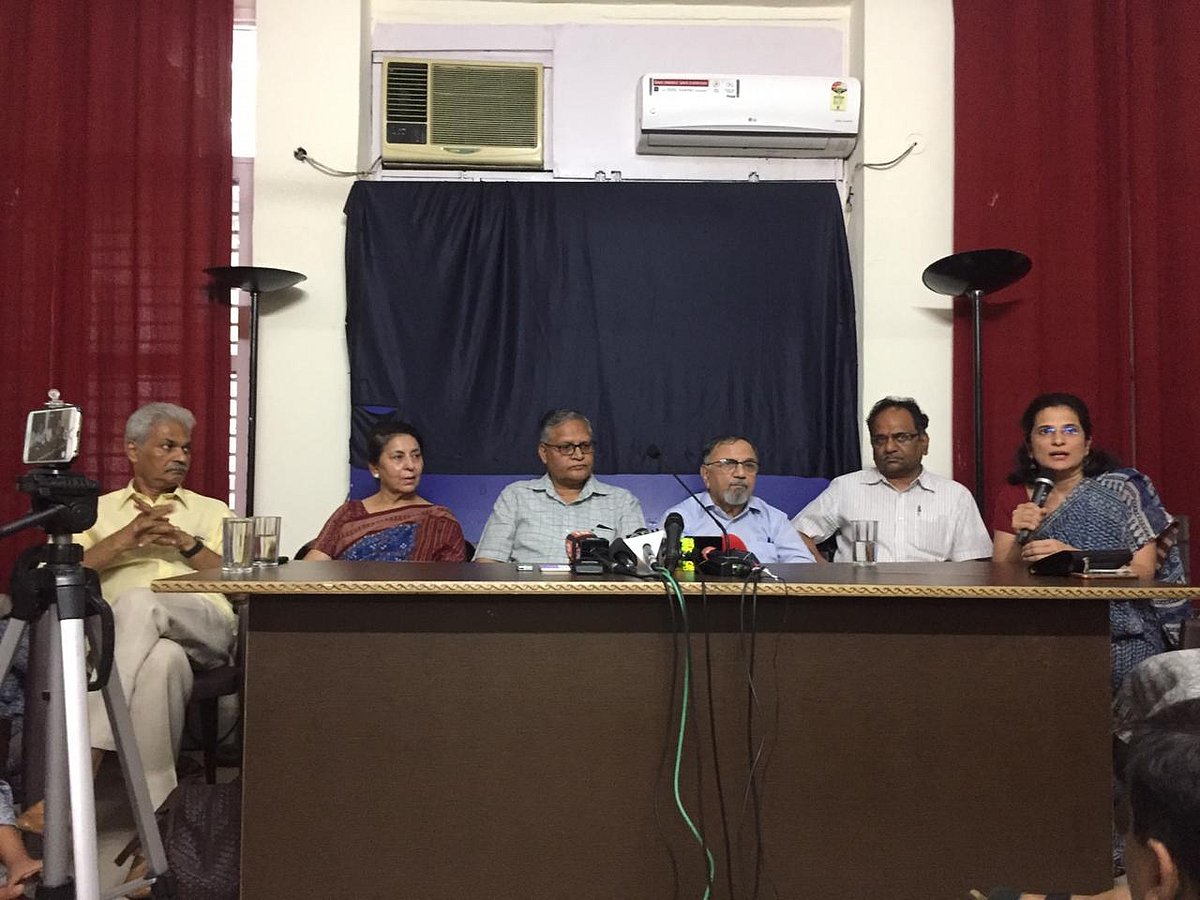 Freedom of expression is under threat due to RTI Act amendments, say former Information Commissioners      