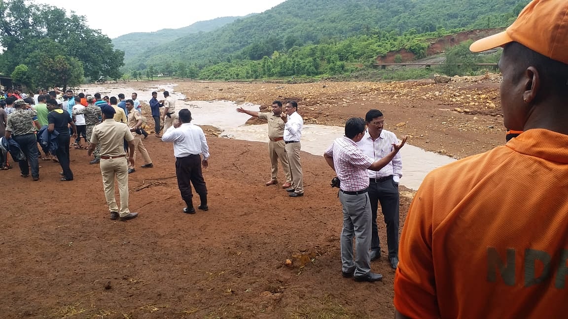 Maharashtra: Shiv Sena minister blames crabs for Ratnagiri dam burst