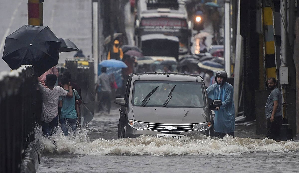 Mumbai rains LIVE: 4 killed, traffic hit for fourth day