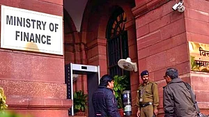 Find money without compromising fiscal deficit target: Economic Survey