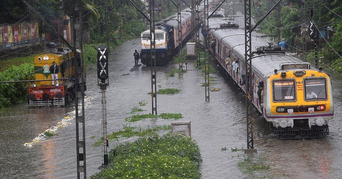 Mumbai rains LIVE: 4 killed, traffic hit for fourth day