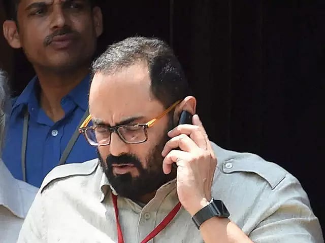 K’taka crisis: Plane that flew Cong, JDS MLAs to Mumbai belongs to firm linked with BJP MP