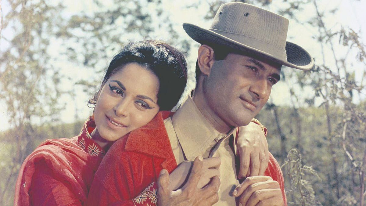 Waheeda Rehman and Dev Anand in Prem Pujari