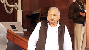 CBI & CVC contradict each other over clean chit to Mulayam Singh Yadav