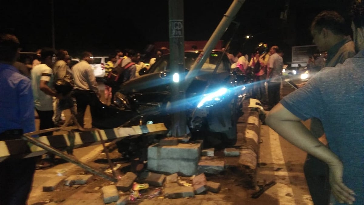 Teen rams Mercedes, injures CRPF troopers  