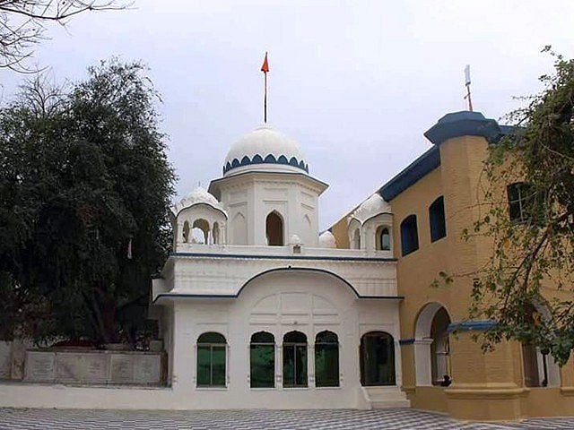  Pakistan opens doors of 500-yr-old gurdwara for Indian Sikh pilgrims 