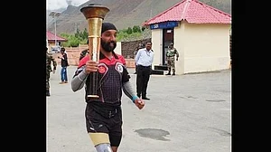 Kargil hero runs last lap with Victory Flame in Drass