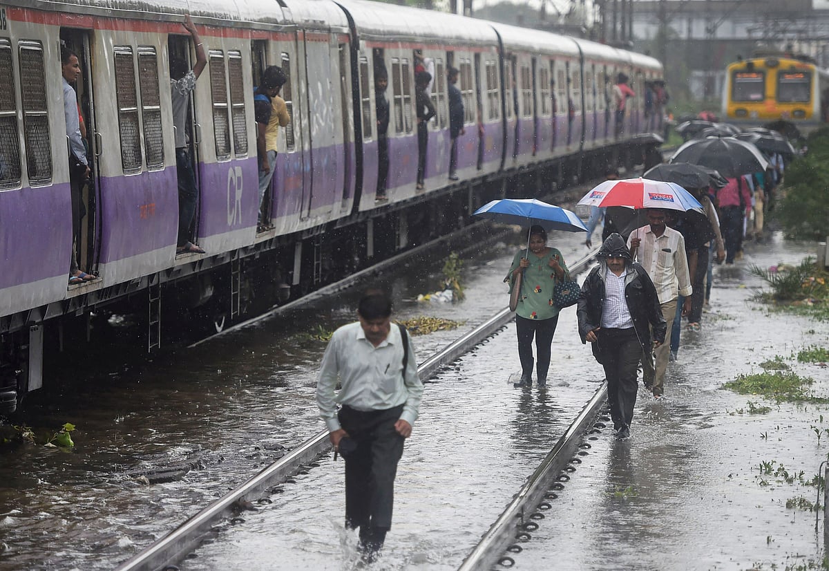 Mumbai rains LIVE: 4 killed, traffic hit for fourth day