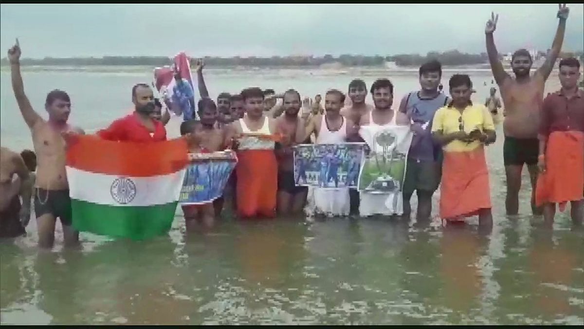 India vs New Zealand LIVE: Match stopped due to rain