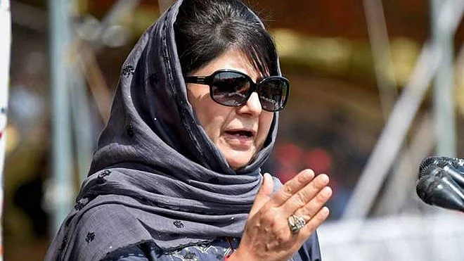 Chalk out middle path to address issues of Kashmiri Pandit staffers: Mehbooba Mufti to J-K admin