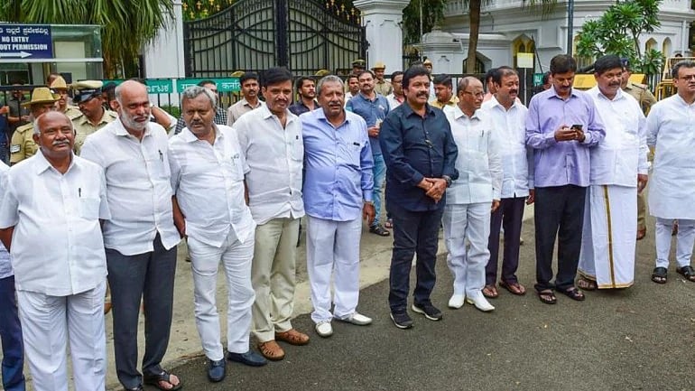 Congress expels rebel Karnataka MLAs