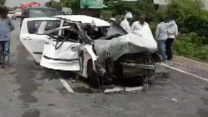 Uttar Pradesh sets up SIT to probe Unnao rape survivor’s car crash