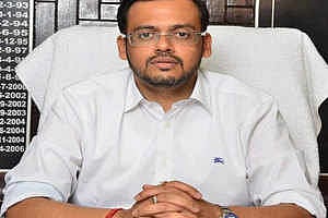 CBI raids UP IAS officer for illegal mining  