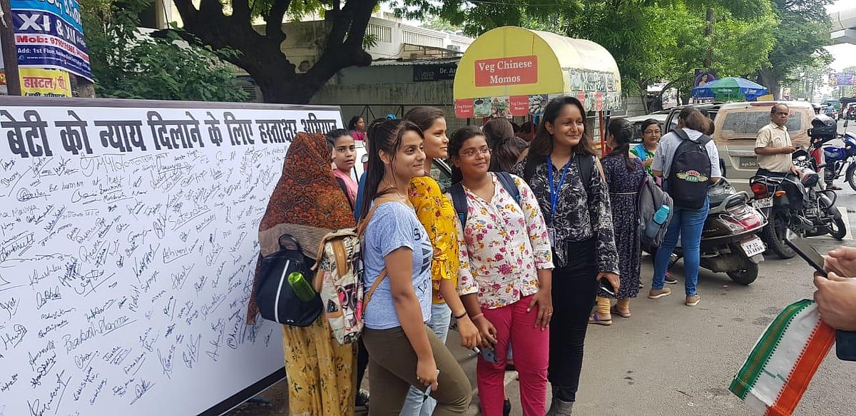 Overwhelming support for Congress signature campaign for justice to Unnao rape survivor