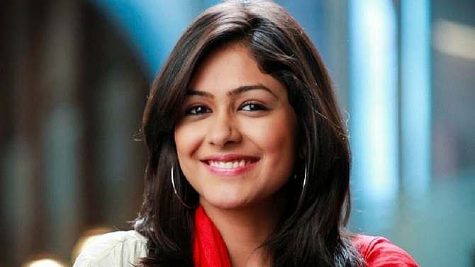 Mrunal Thakur signs her next.