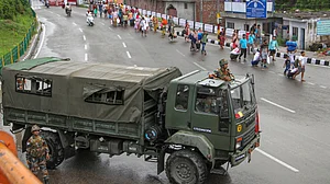 US lawmakers seek access of foreign journalists, congressmen to Kashmir, writes to Indian envoy