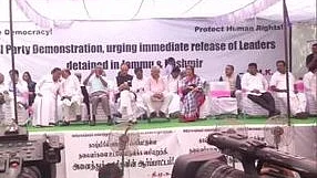 Opposition parties protest, demand release of leaders detained in Jammu and Kashmir