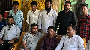 National representatives of Muslim youth league pay a solidarity visit to Pehlu Khan’s family