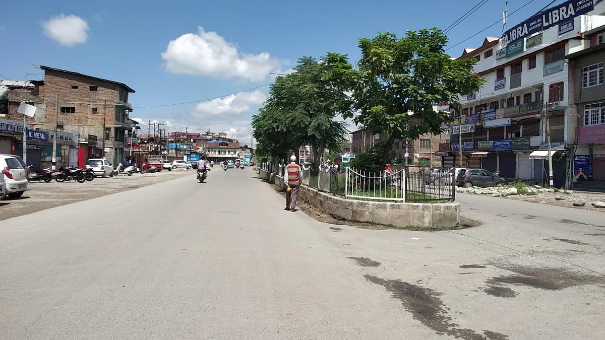 South Kashmir under civil shut-down