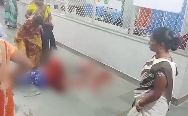 UP woman delivers baby in hospital corridor, probe begins